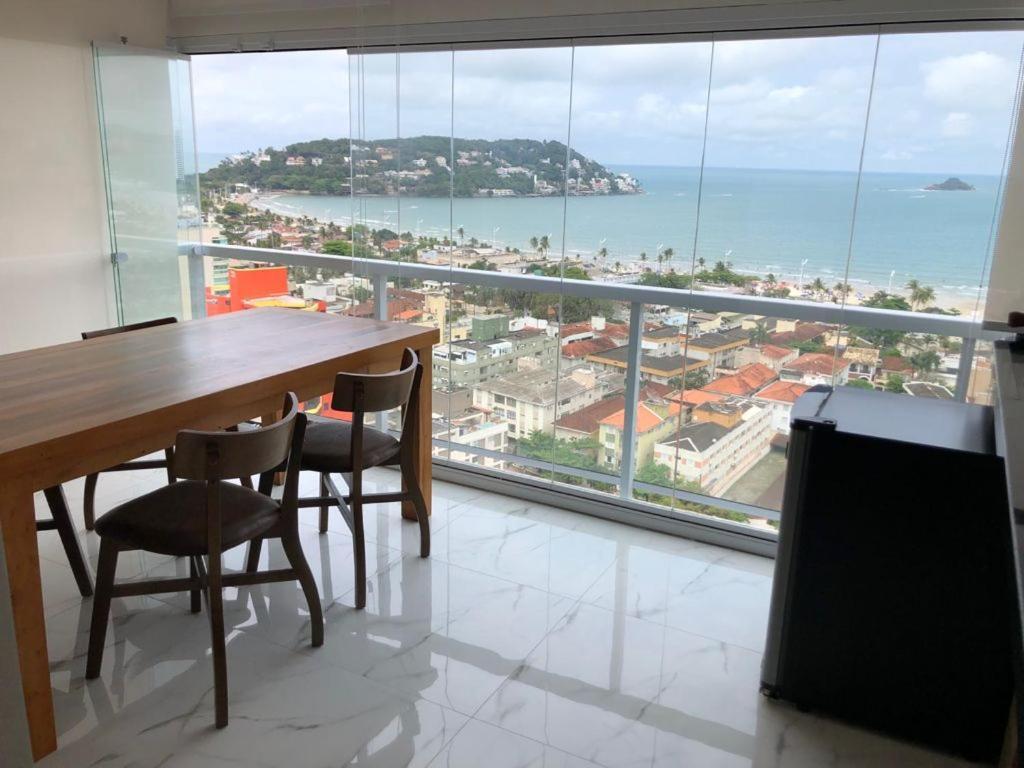 Maravilhoso Apartamento Vista Mar Enseada グァルジャー エクステリア 写真